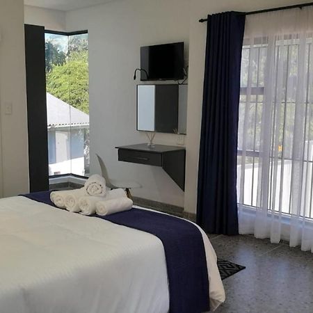 פורט אדוארד The Wishing Well Guest House Self-Catering מראה חיצוני תמונה