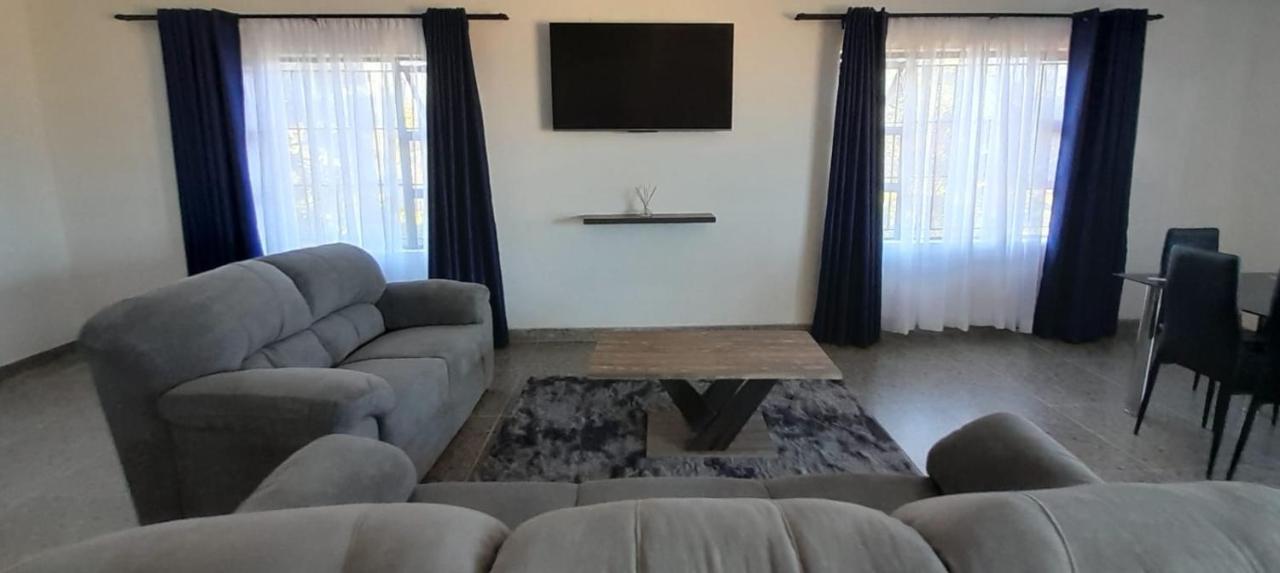 פורט אדוארד The Wishing Well Guest House Self-Catering מראה חיצוני תמונה