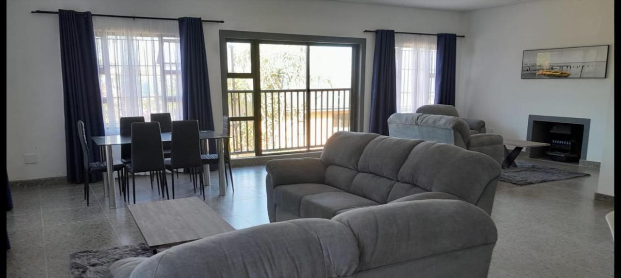 פורט אדוארד The Wishing Well Guest House Self-Catering מראה חיצוני תמונה