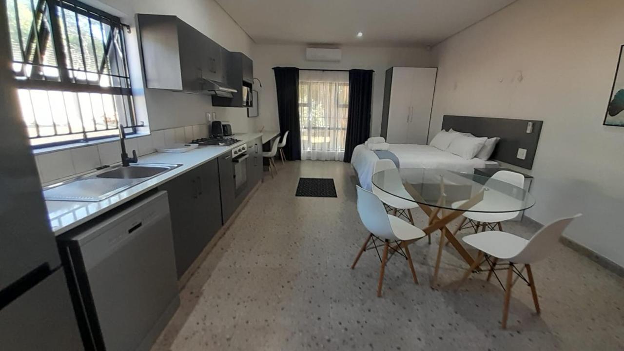 פורט אדוארד The Wishing Well Guest House Self-Catering מראה חיצוני תמונה